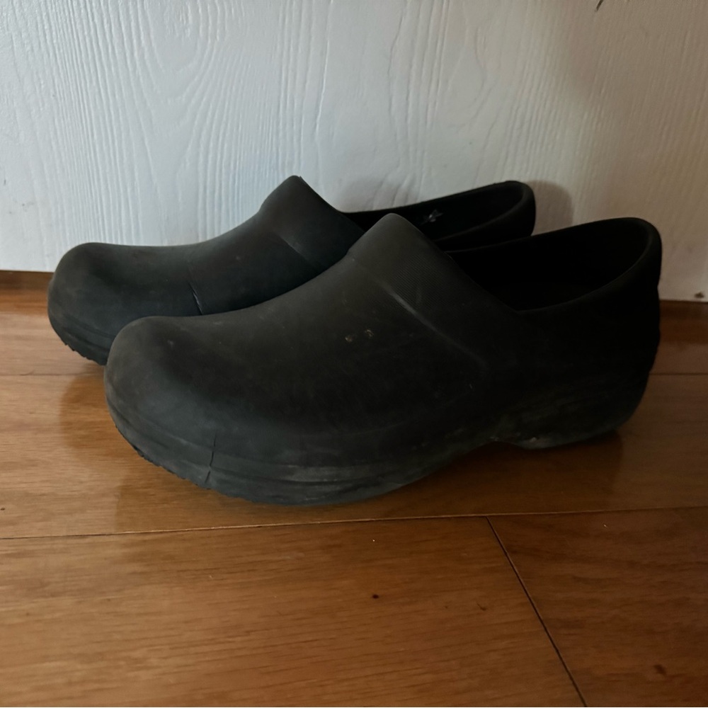 CROC CLOGS